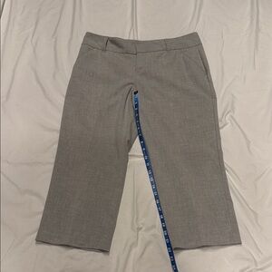 Women’s Daisy Fuentes Classic Gray Capris size 10